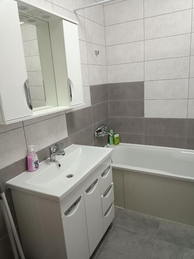 Apartment Comfort On Ruska Street Chernivtsi Exterior foto